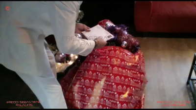 મમ્મી, મને મારી નાતાલની ભેટ મળી છે